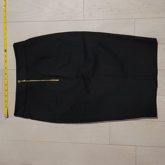 Black Zara Basic Skirt XS - Picture 4 of 4